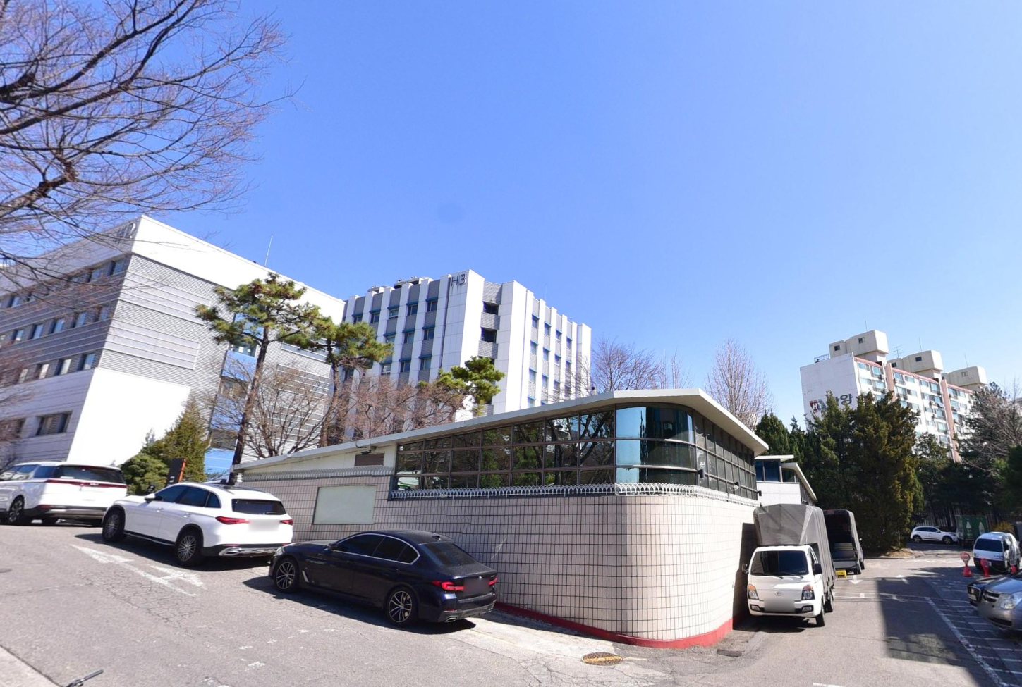 한일병원장례식장 측면 주차장 전경 한일병원장례식장 측면 주차장