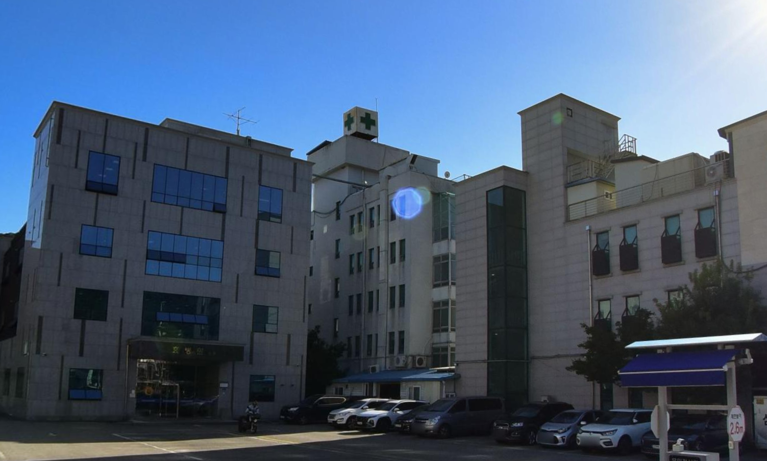 성주효병원장례식장 병원동 주차장 전경