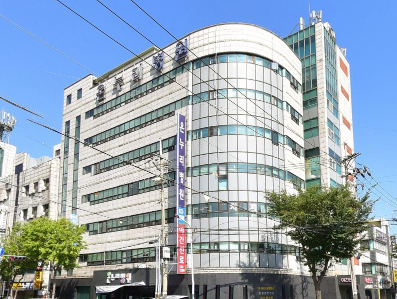 온누리병원장례식장 곡면 유리 건물