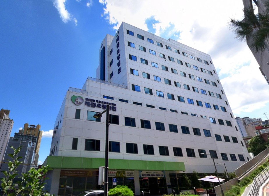 쉴낙원서울제중장례식장 측면 외관 사진 쉴낙원서울제중장례식장 측면 외관
