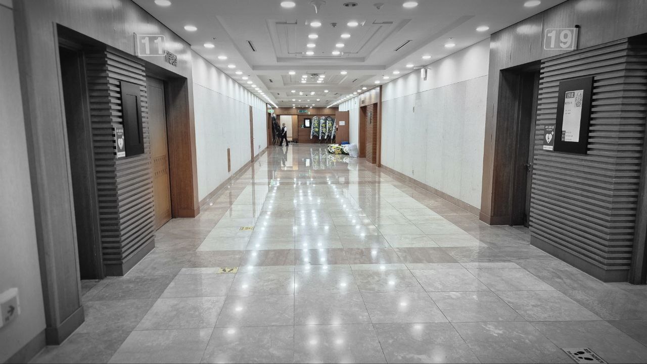 일산동국대병원장례식장 내부 통로의 모습 일산동국대병원장례식장 내부 복도